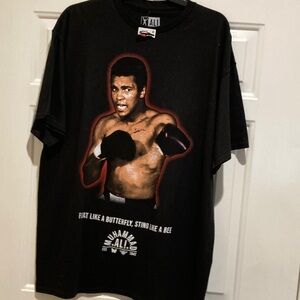 Alia Black Short Sleeve Graphic Tee